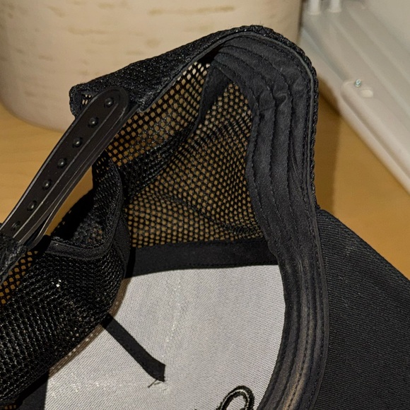 ALO Yoga district Black Trucker Hat - Picture 5 of 7